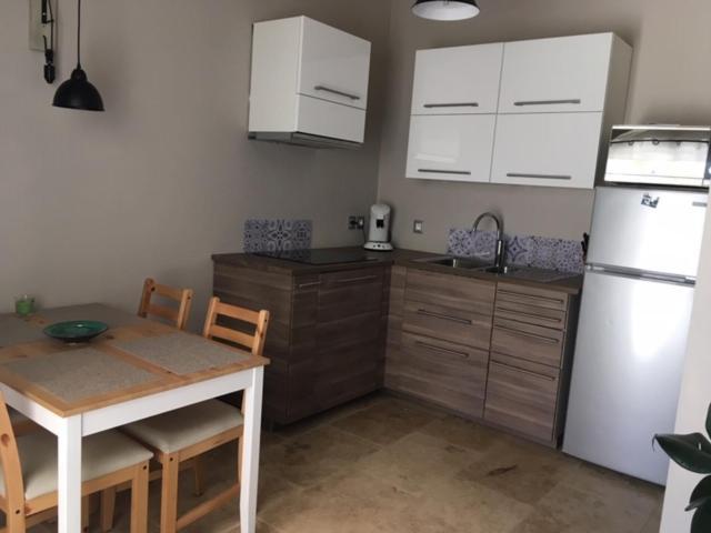 Villa Coquet 2 pièces au calme avec piscine  Fontvieille Esterno foto